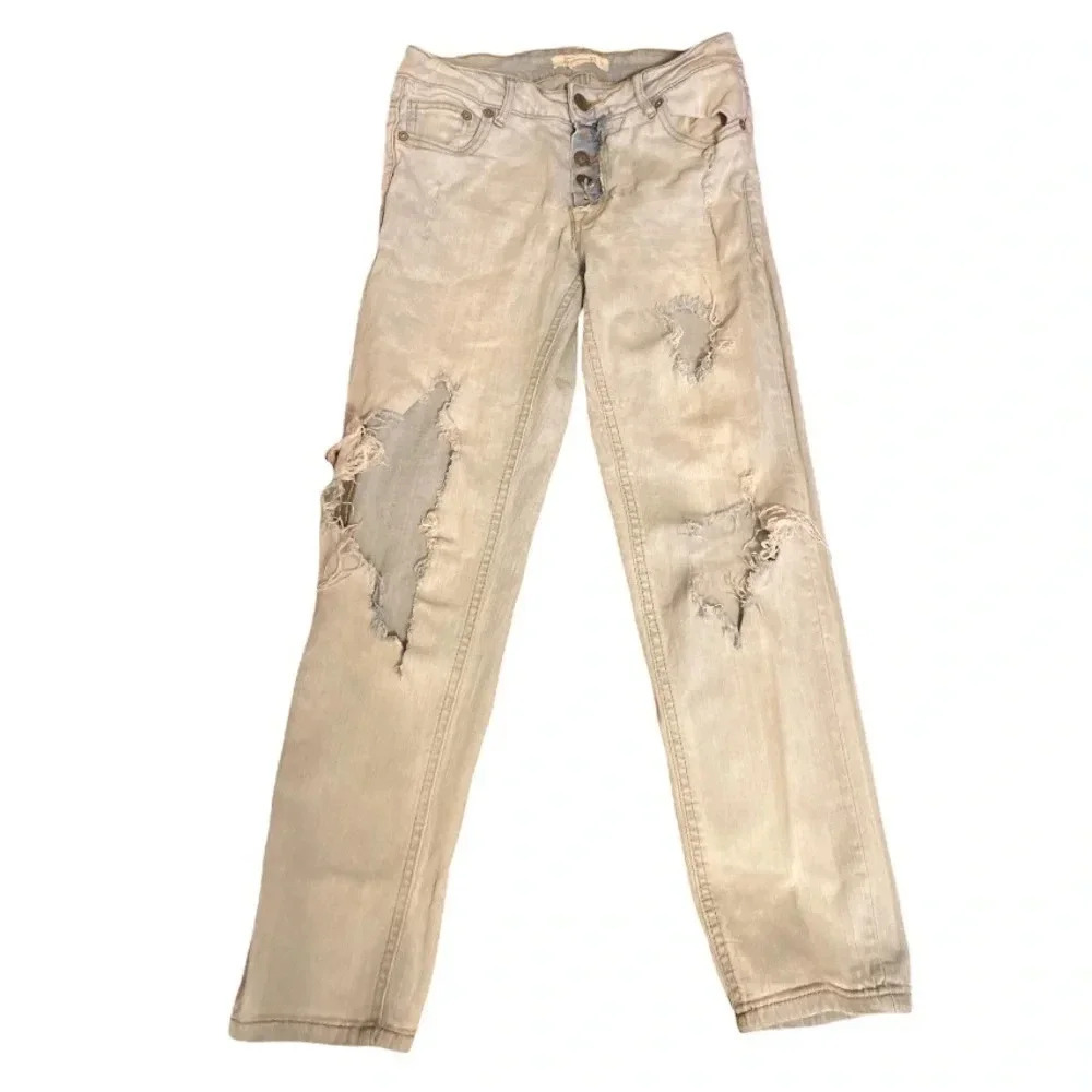 EightyTwo light blue washed out distressed  ankle cropped jeans Sz 3